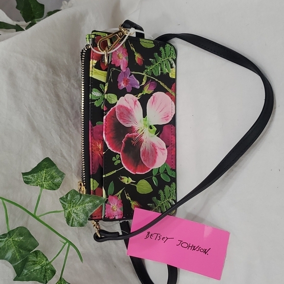 🎄NWT BETSEY JOHNSON PHONE HOLDER🎄 - Picture 10 of 11
